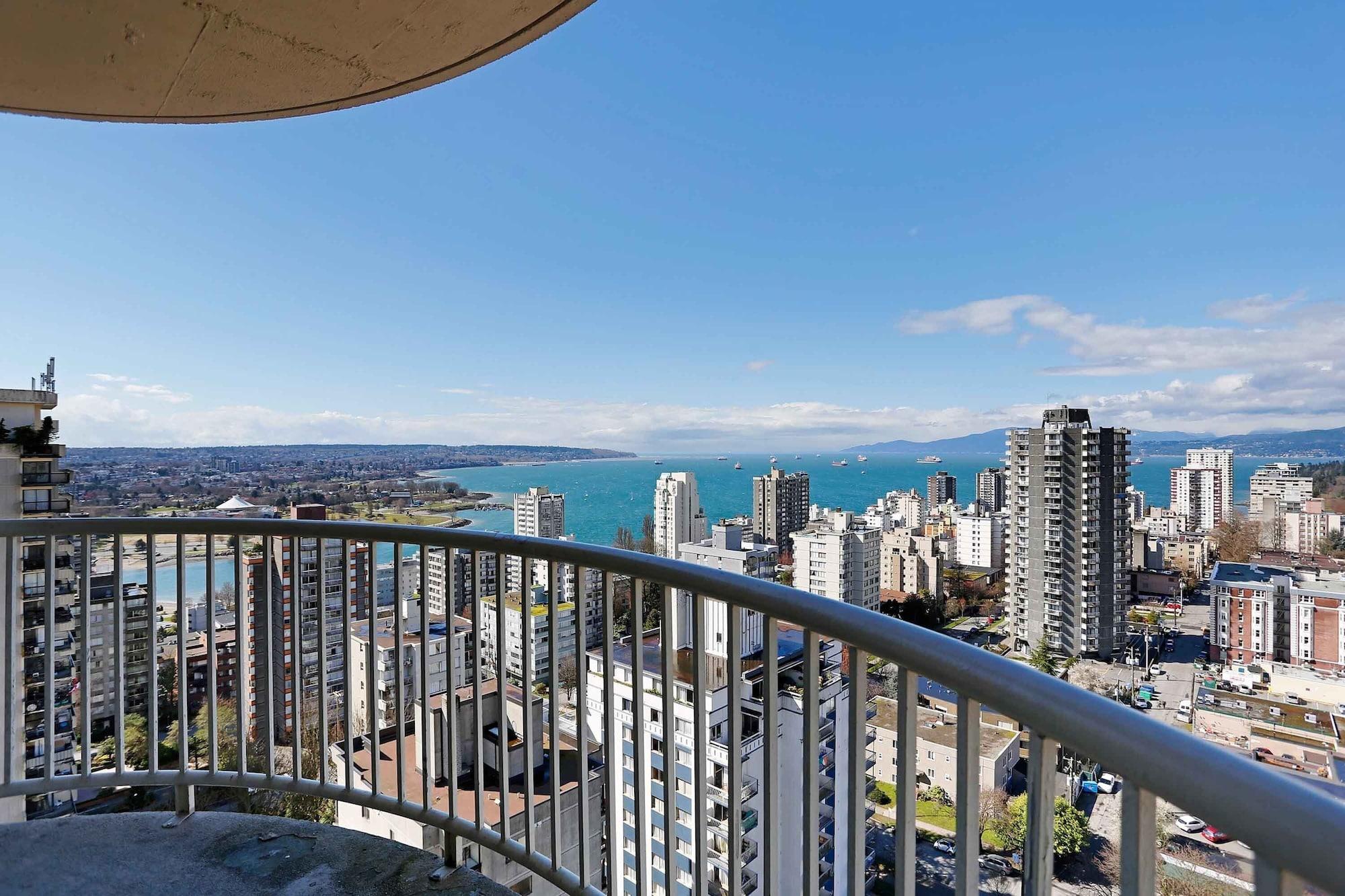 Sandman Suites Vancouver On Davie Экстерьер фото