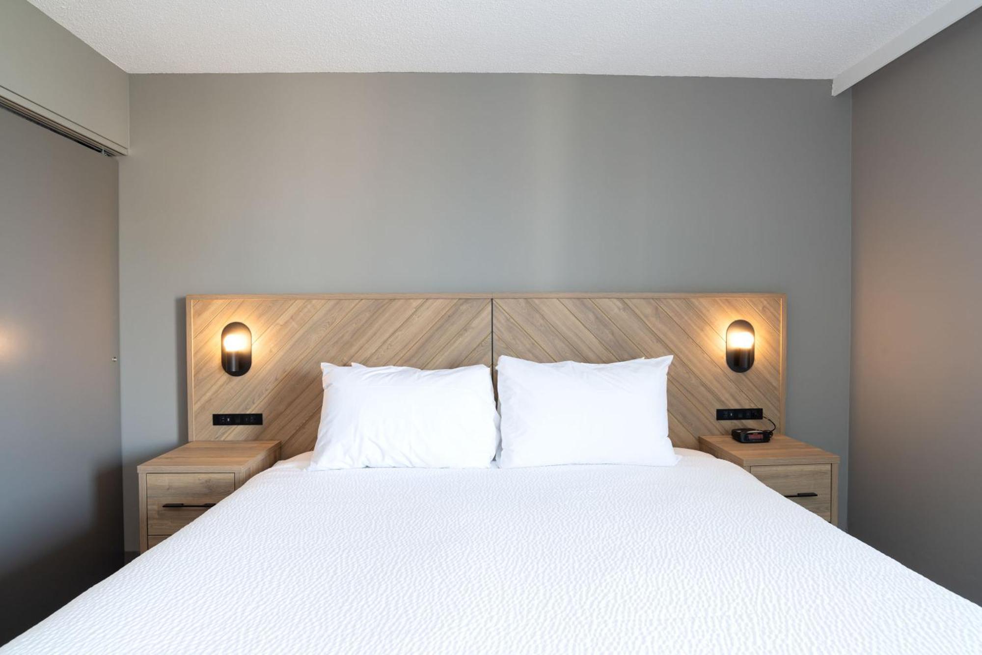 Sandman Suites Vancouver On Davie Экстерьер фото
