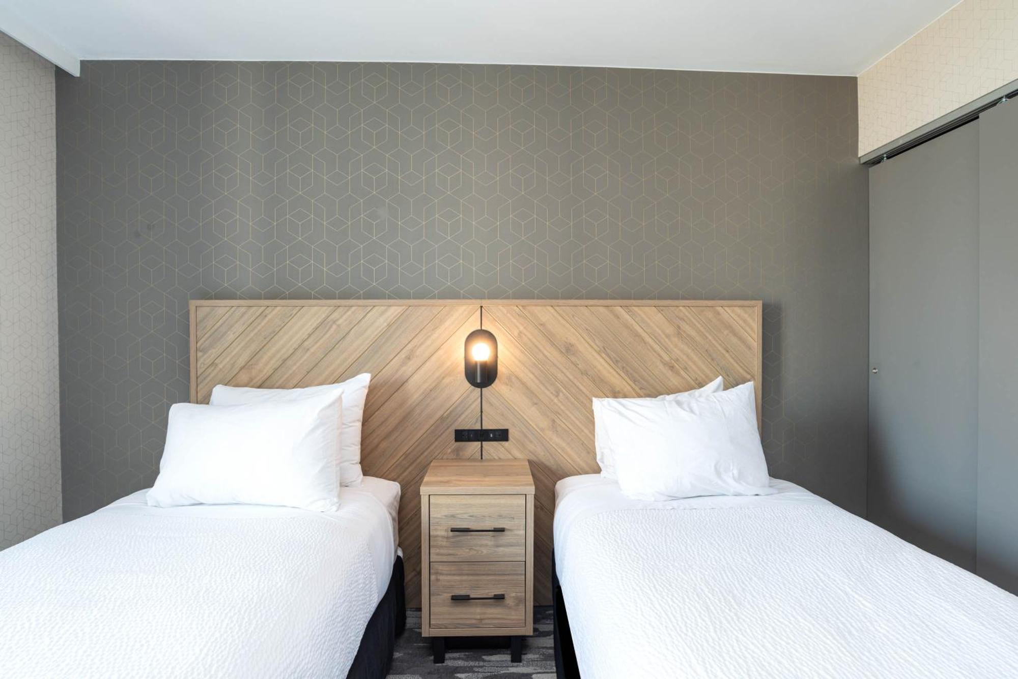 Sandman Suites Vancouver On Davie Экстерьер фото