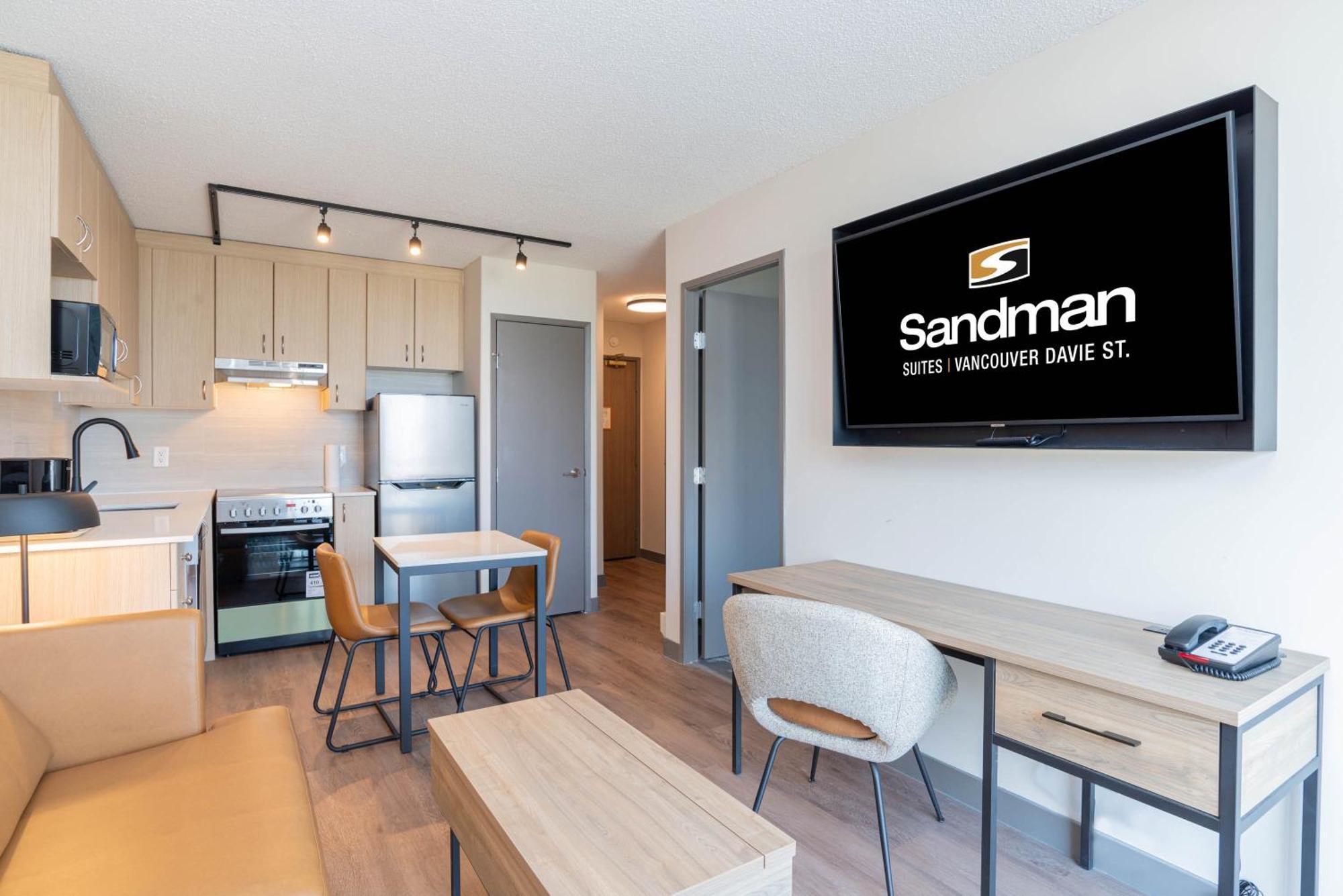 Sandman Suites Vancouver On Davie Экстерьер фото
