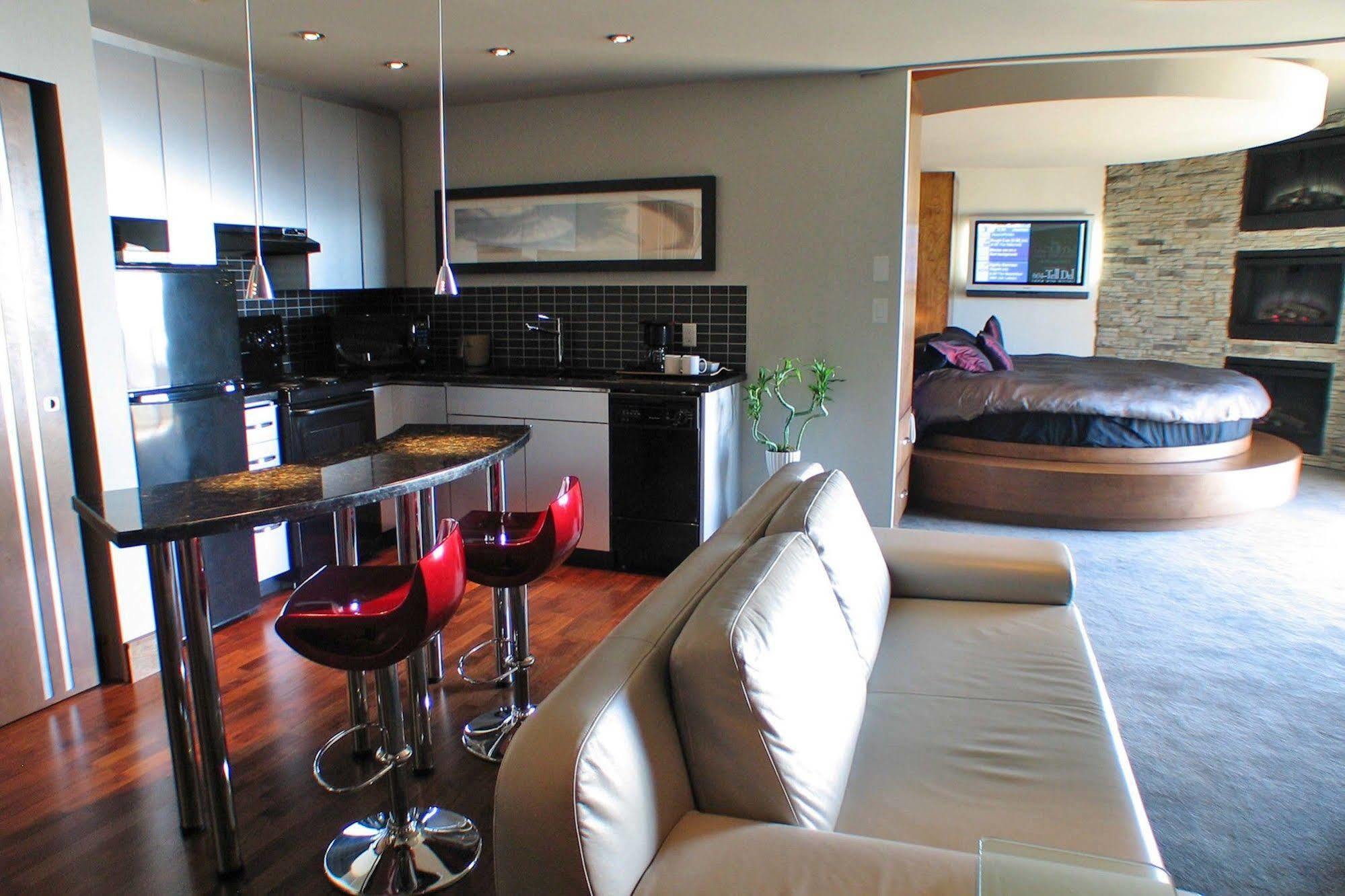 Sandman Suites Vancouver On Davie Экстерьер фото