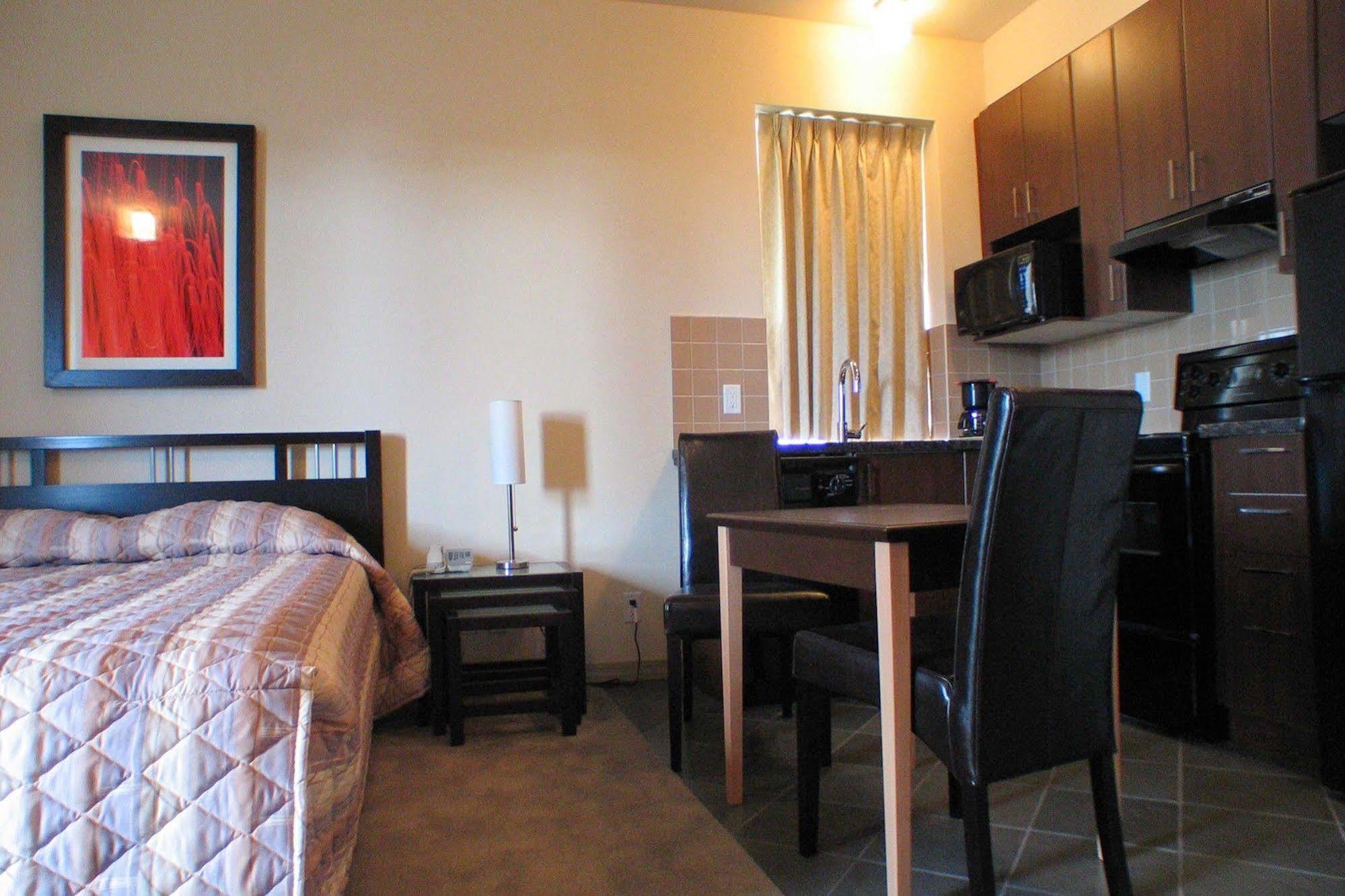Sandman Suites Vancouver On Davie Экстерьер фото